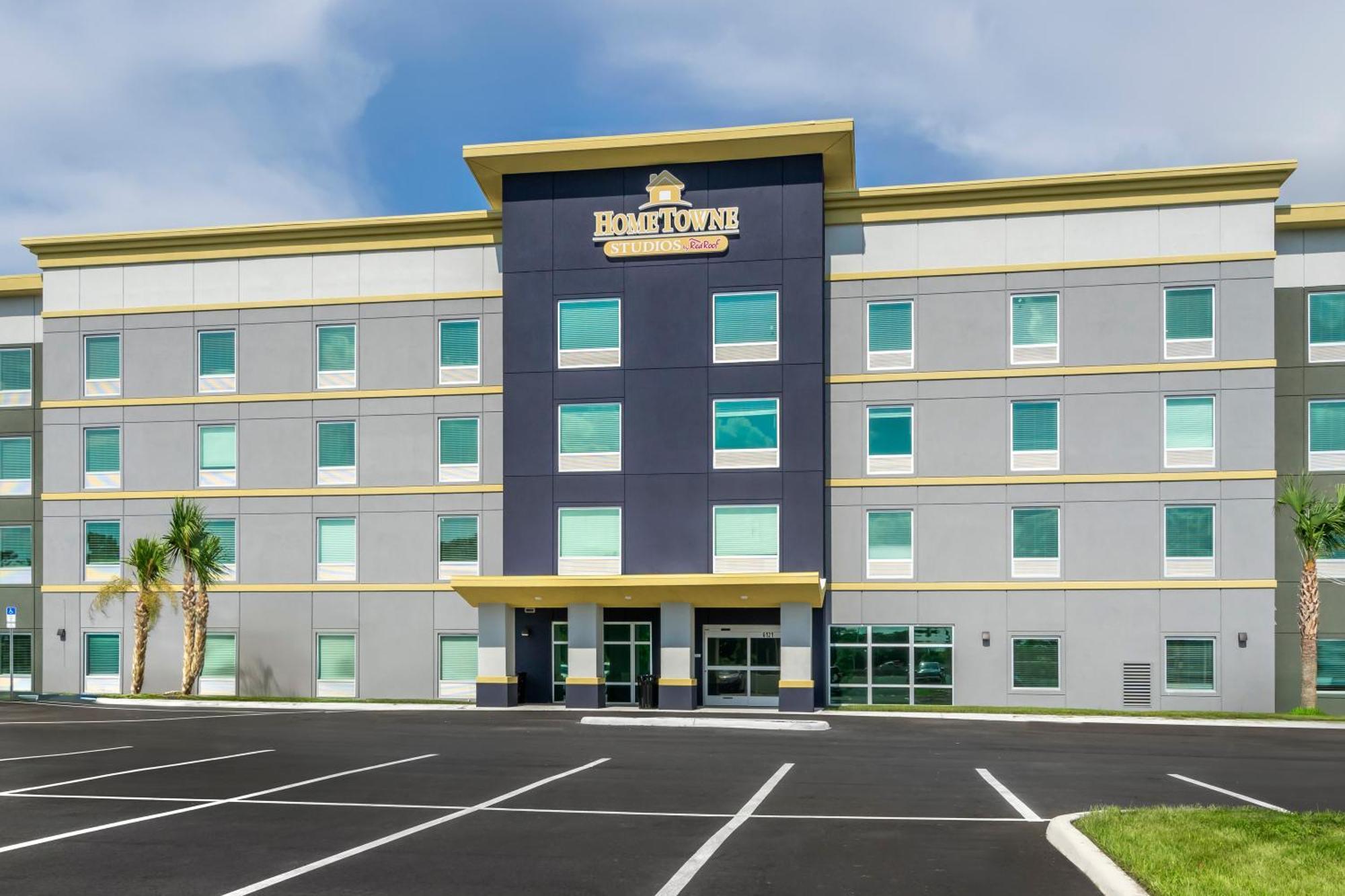 Hometowne Studios By Red Roof Tampa - Airport Exterior foto